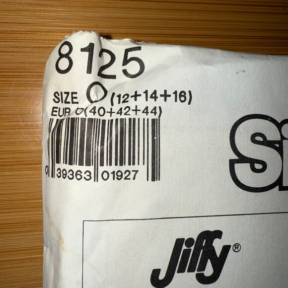 Vintage 1987 Simplicity Womens pattern 8125 Size 12-16 - Picture 2 of 5